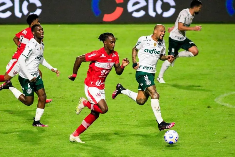 CRB perdeu por 1 a 0, no jogo de ida, em Maceió; agora duelo acontece no Allianz Parque-SP
