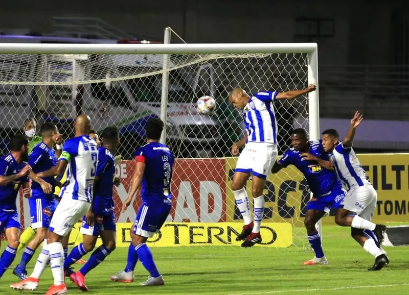 No Rei Pelé, Azulão bateu a Raposa por 3 a 1 no primeiro turno da Série B do ano passado