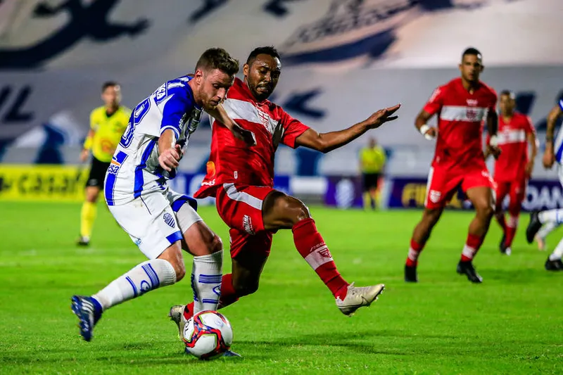 Maceió, 15 de maio de 2021
Lance do jogo entre CSA X CRB. Partida válida pela Final do Campeonato Alagoano, Série A 2021, realizada no Estádio Rei Pelé em Maceió. Alagoas – Brasil.
Foto: Ailton Cruz
