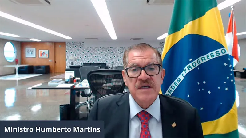 Humberto Martins é graduado em Direito pela Universidade Federal de Alagoas (Ufal) e em Administração pelo Cesmac