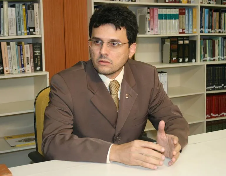 Promotor Adriano Jorge de Barros é quem está investigando o caso no município de Viçosa