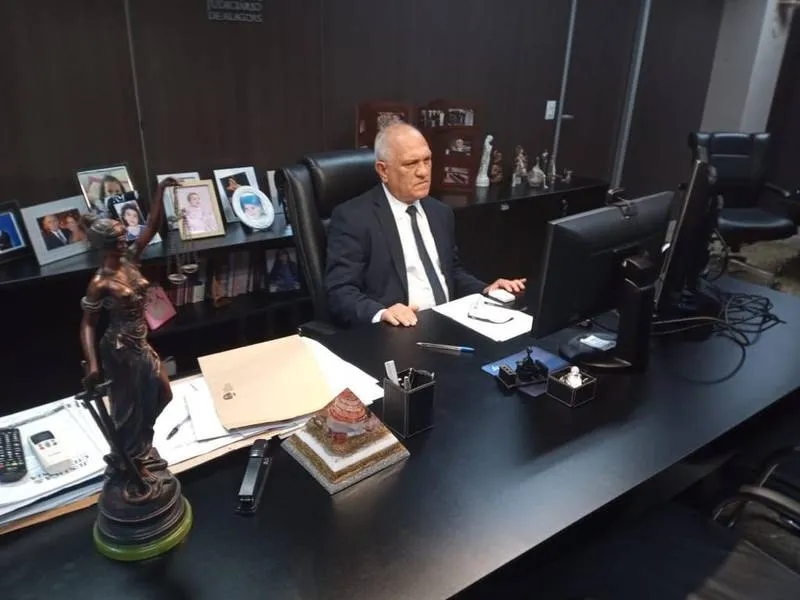 Presidente do TRE de Alagoas destacou que o ministro Carlos Velloso não é apenas um magistrado que, por mérito próprio, ocupou os principais cargos no Poder Judiciário brasileiro