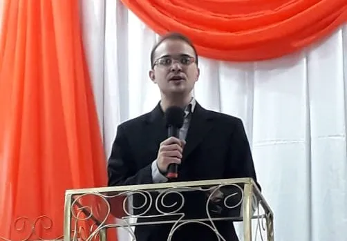 Pastor Farley Filho diz que a sala de espera de Deus pode se transformar numa sala de esperança
