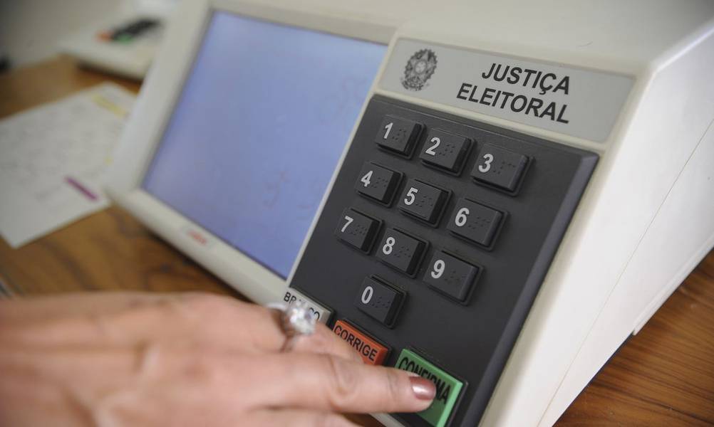 Imagem ilustrativa da imagem PROPOSTA DE PLEBISCITO PARA UNIFICAR ELEIÇÕES GERA DISCUSSÃO