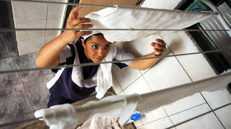 O rendimento médio dos trabalhadores domésticos alagoanos cresceu 0,6%, o que dá R$ 5