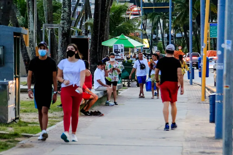Maceió, 20 de maio de 2021
Caminhada no calçadão da Praia de Ponta Verde em Maceió. Alagoas - Brasil.
Foto:@Ailton Cruz