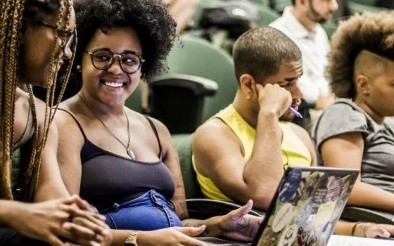 Imagem ilustrativa da imagem AL TEM MENOS NEGROS INSCRITOS NO ENEM DO QUE MÉDIA NACIONAL