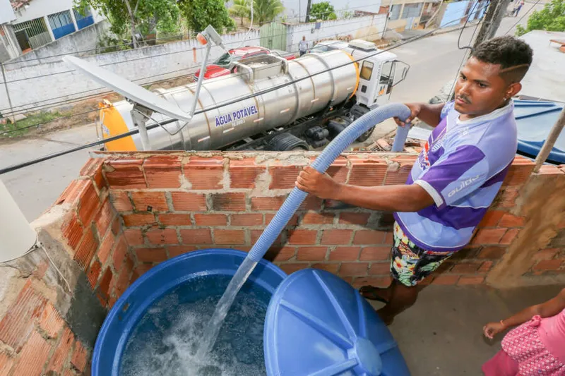 Maceió, 7 de janeiro de 2019
Moradores de Paripueira sofrem com a falta de agua e sao abastecidos por carro-pipa
Foto: ©Itawi Albuquerque
