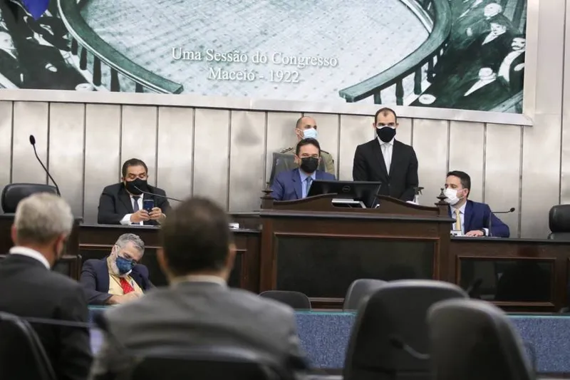 O requerimento para convocação do gestor foi apresentado à Mesa Diretora do Legislativo