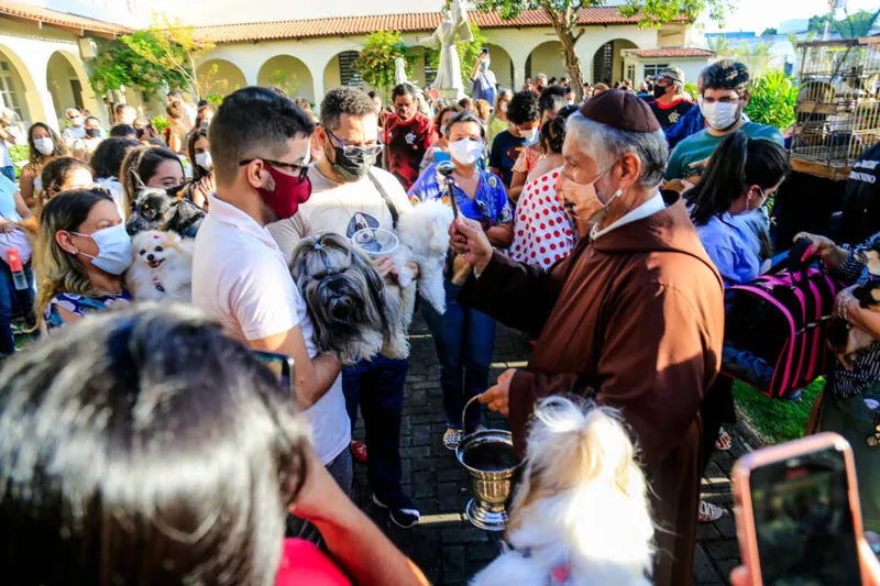 Maceió. 04 outubro de 2021
Bênção dos animais na Igreja dos Capuchinhos no Dia de São Francisco de Assis em Maceió. Alagoas - Brasil.
Foto:@Ailton Cruz