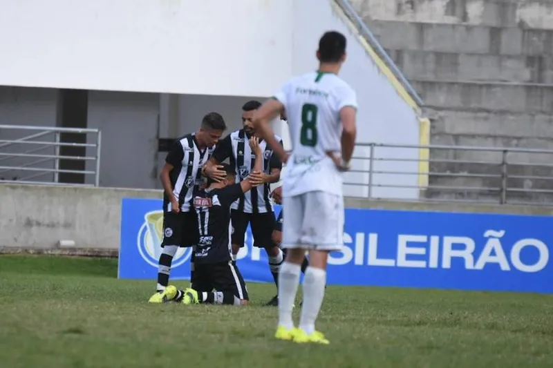 Pelo Brasileiro da Série D, no Estádio Coaracy da Mata Fonseca, o ASA venceu o Murici por 4 a 2