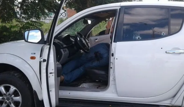 Alapenha foi atingido por vários tiros no momento em que chegava em casa, em Delmiro