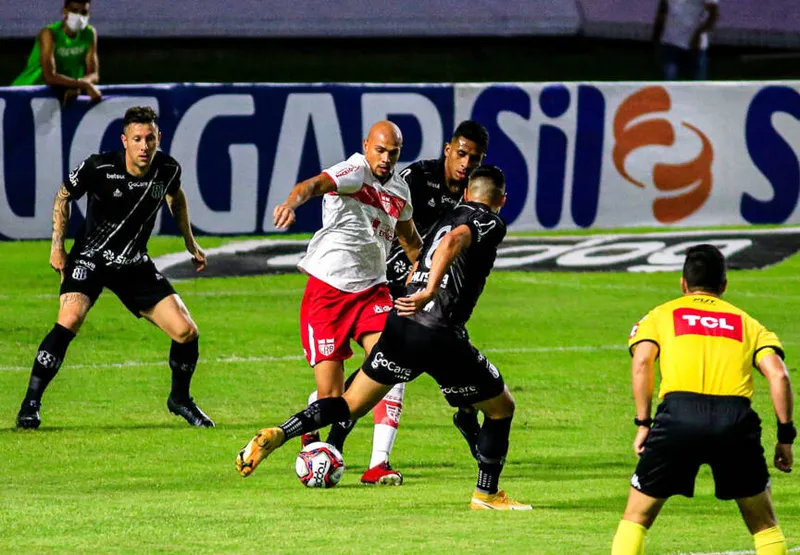 No 1º turno da Série B, CRB e Ponte Preta ficaram no empate por 1 a 1, em Maceió