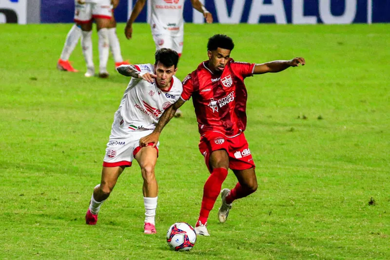 Maceió, 29 de junho de 2021
Lance do jogo entre CRB e Náutico, partida válida pela 8ª rodada da Série B do Campeonato Brasileiro, realizada no Estádio Rei Pelé em Maceió, Alagoas - Brasil.
Foto: Ailton Cruz