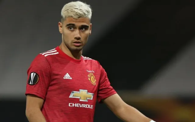 Andreas Pereira fez pré-temporada com o Manchester United e deve ter condições de jogo na próxima semana