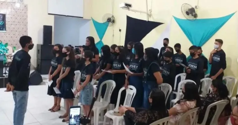 AD em Village campestre realizou, no domingo (25), culto de gratidão a Deus com presença de jovens e adolescentes