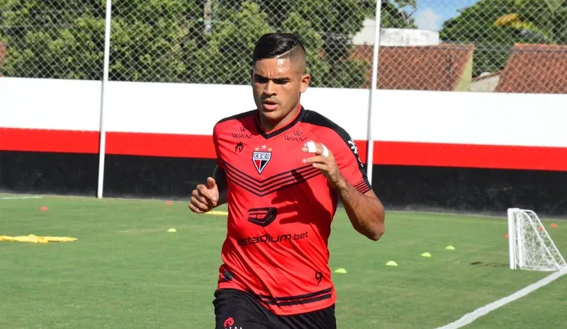 Direção do CRB anunciou a contratação do atacante Júnior Brandão, ex-Atlético-GO, que deve chegar semana que vem