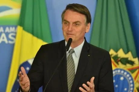 Bolsonaro foi “diagnosticado com um quadro de suboclusão intestinal”, no Hospital das Forças Armadas, em Brasília