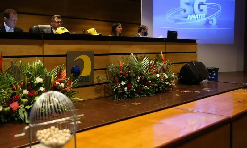 Iniciado ontem, leilão do 5G deve ser concluído hoje, com movimentação total de recursos estimada em R$ 50 bilhões