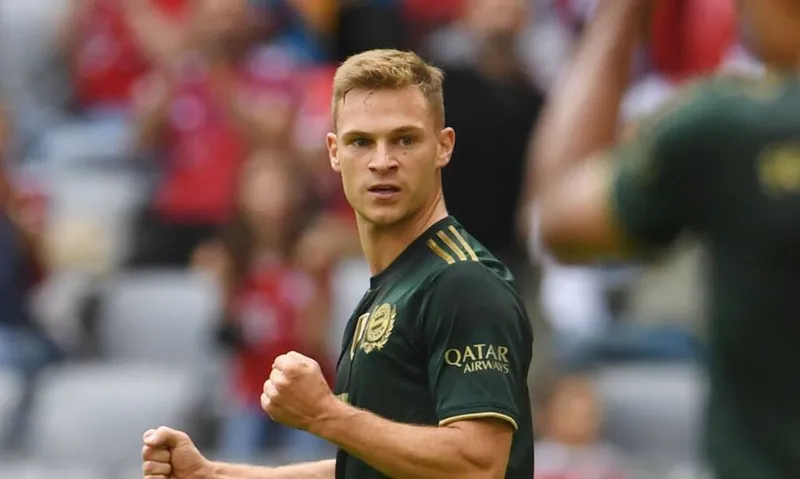 Jogador do Bayern, Joshua Kimmich causou polêmica, ao dizer que não está vacinado contra a Covid-19