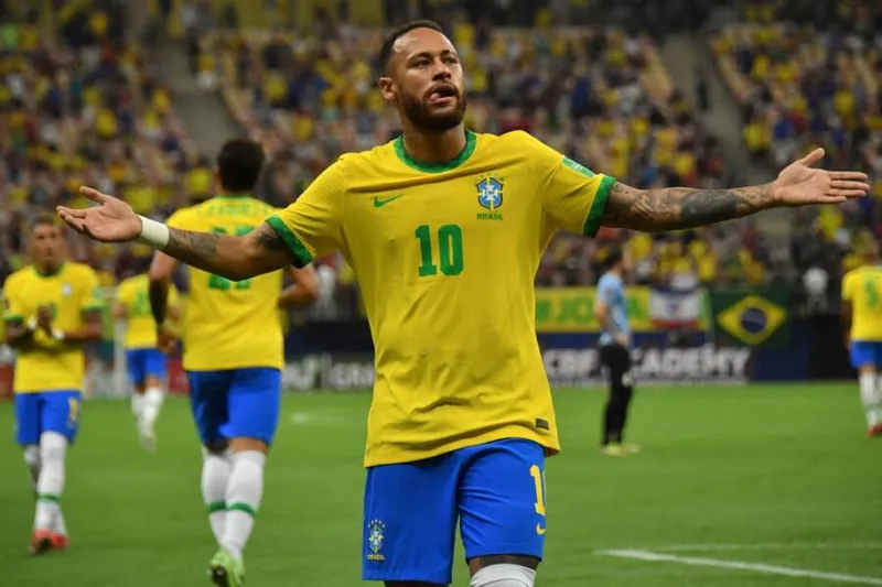 Neymar marcou o primeiro gol da seleção brasileira na partida