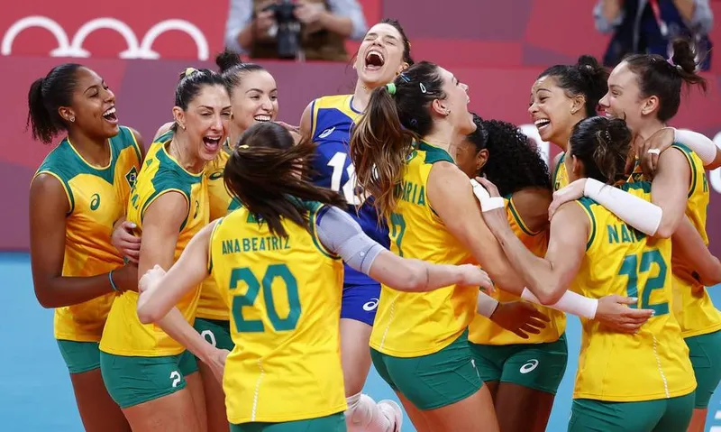 Seleção Brasileira feminina de vôlei bateu a Coreia do Sul e pega EUA na final, neste domingo (8)