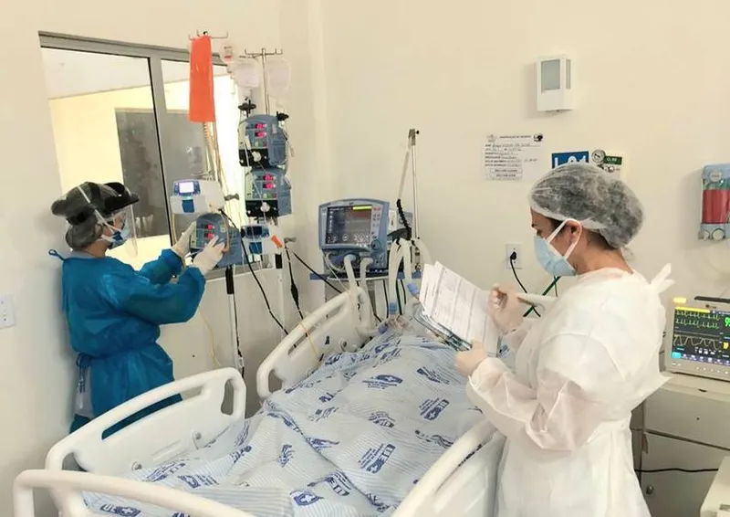 Imagem ilustrativa da imagem CERCA DE 4.500 PROFISSIONAIS DE SAÚDE FORAM INFECTADOS