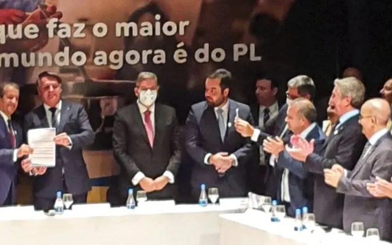 Senador Collor esteve na solenidade de filiação de Bolsonaro ao PL, ontem em Brasília

