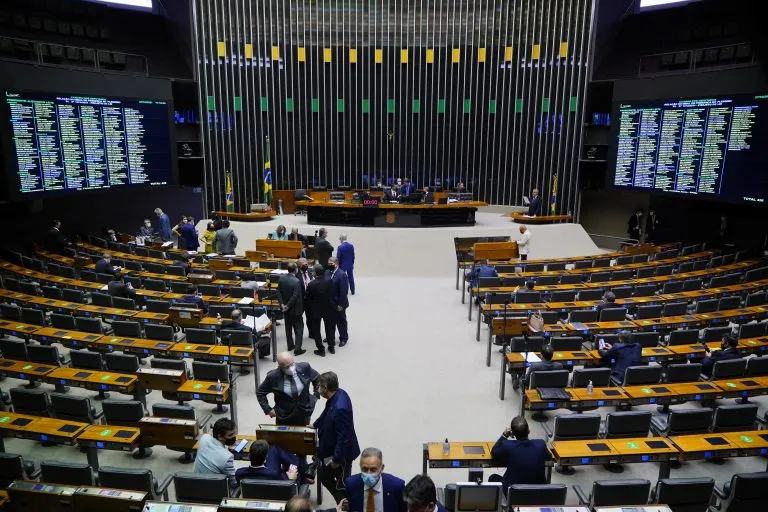 Imagem ilustrativa da imagem COMISSÃO DA CÂMARA APROVA PRORROGAÇÃO DA DESONERAÇÃO DA FOLHA