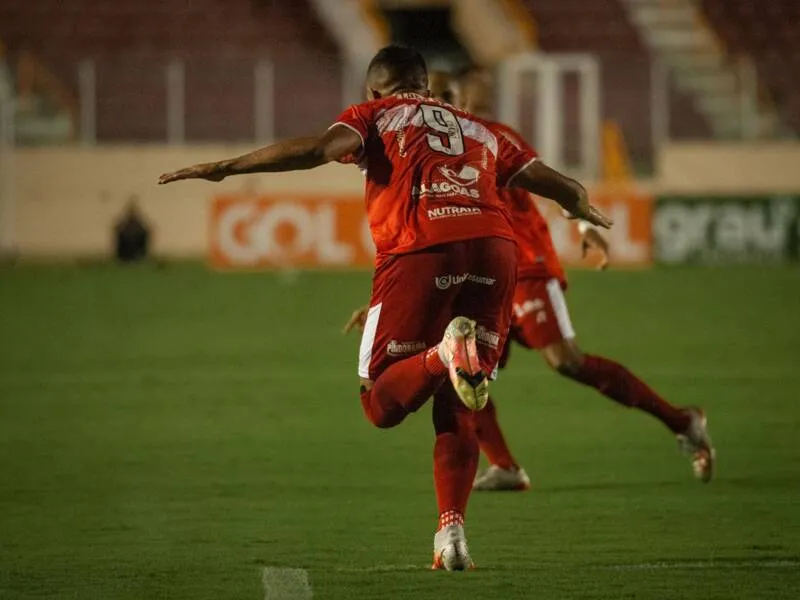Atacante Júnior Brandão fez o primeiro gol da partida e chegou ao segundo pelo Galo