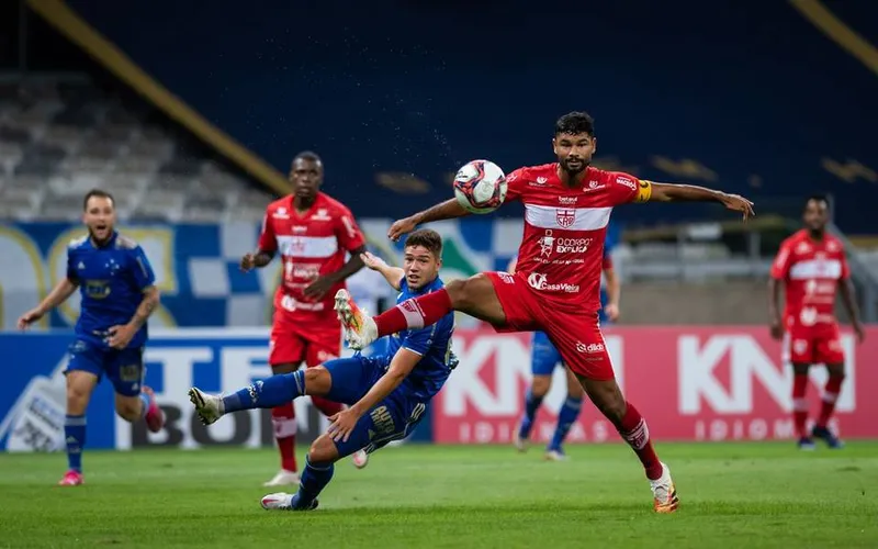 CRB venceu o Cruzeiro, por 4 a 3, em Belo Horizonte, com golaço de Jean Patrick, no final da partida