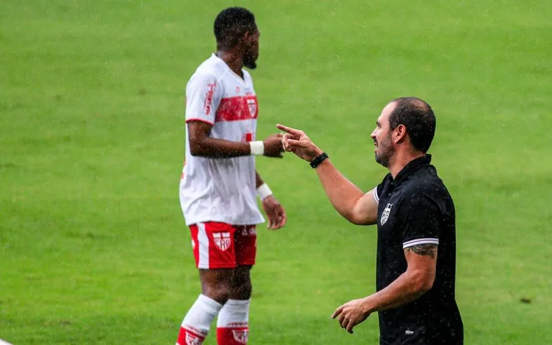 Técnico Allan Aal busca o acesso pelo segundo ano seguido. Em 2020, levou o Cuiabá para a Primeira Divisão