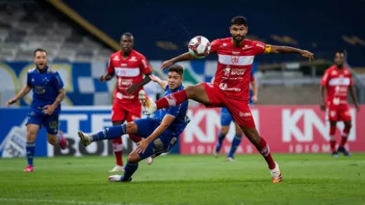 No 1º turno, no Mineirão, o Galo venceu a Raposa por 4 a 3