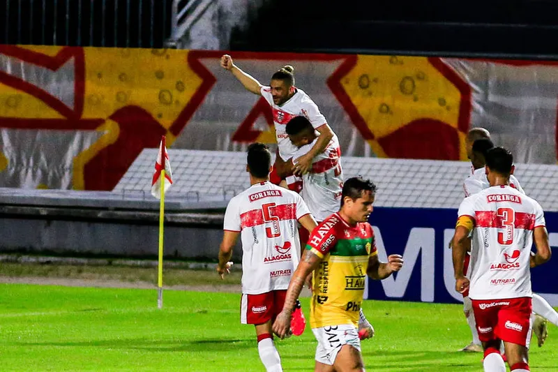 Maceió, 12 de agosto de 2021
Lance do jogo entre CRB e Brusque, partida válida pela 17ª rodada da Série B do Campeonato Brasileiro, realizada no Estádio Rei Pelé em Maceió, Alagoas - Brasil.
Foto: Ailton Cruz