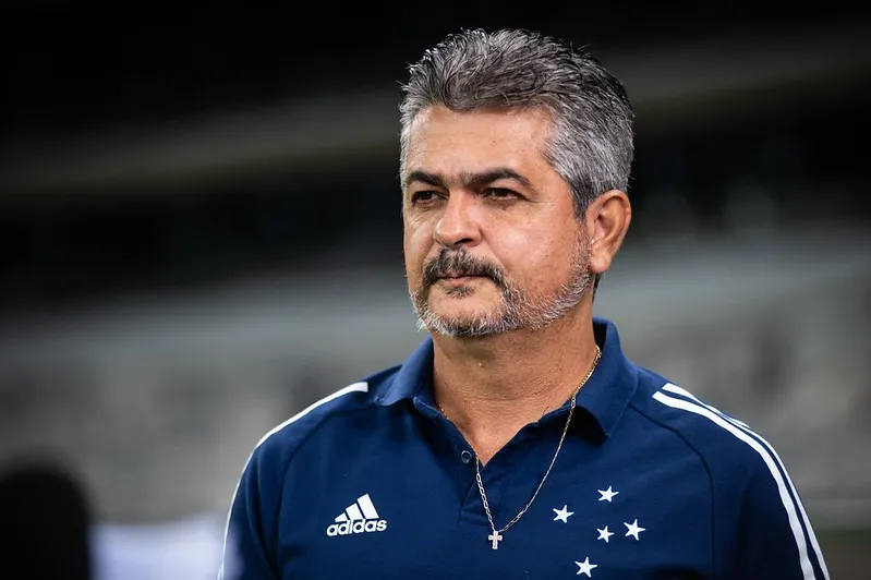 quipe maruja contratou o experiente técnico Ney Franco, mas ele não estreia neste domingo (11), contra o Brusque