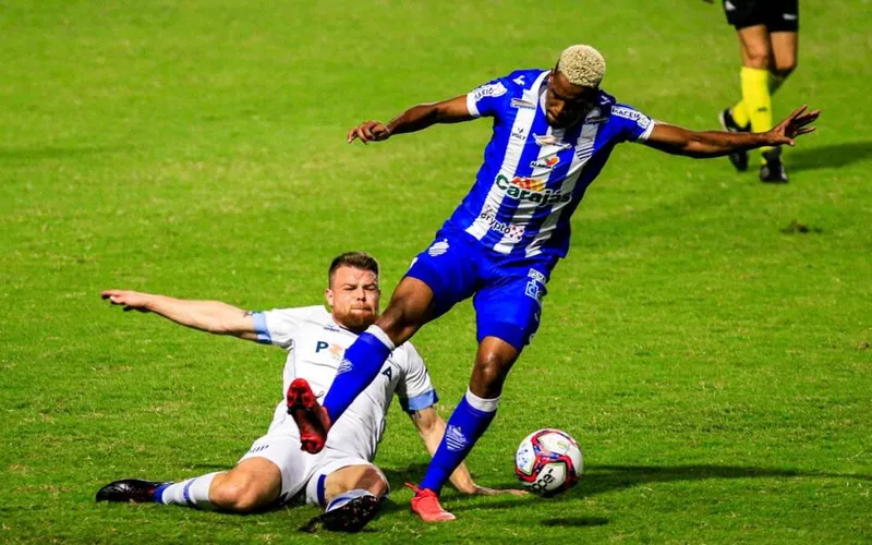 Iury Castilho ajudou o CSA em mais uma vitória na Série B, agora sobre o Londrina