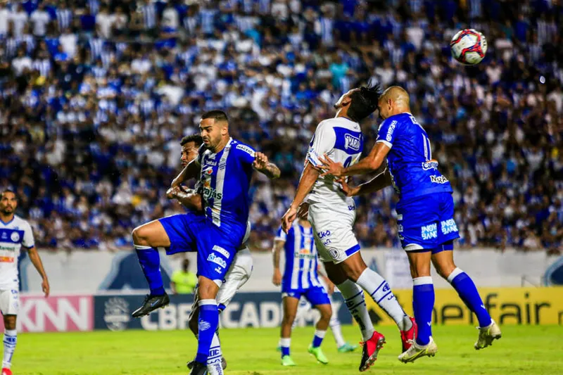 Maceió, 12 de novembro de 2021
Lance do jogo entre CSA X  Confiança, partida válida pela 36ª rodada da Série B do Campeonato Brasileiro, realizada no Estádio Rei Pelé em Maceió, Alagoas - Brasil.
Foto: Ailton Cruz