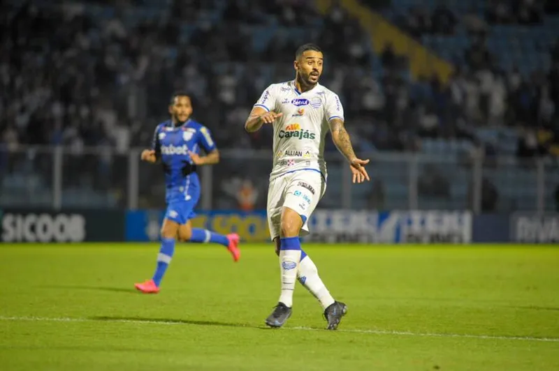 Dellatorre fez o gol do CSA na partida contra o Avaí, nessa segunda-feira (8), na Ressacada