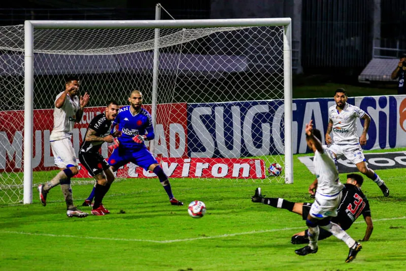 Maceió, 21 de julho de 2021
Lance do jogo entre CSA e Vasco, partida válida pela 13ª rodada da Série B do Campeonato Brasileiro, realizada no Estádio Rei Pelé em Maceió, Alagoas - Brasil.
Foto: Ailton Cruz