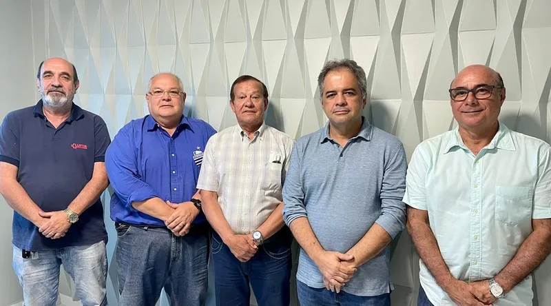 Rafael Tenório (centro) apoia Omar Coelho (esq), com a Chapa “Azulão, Paixão e Evolução”