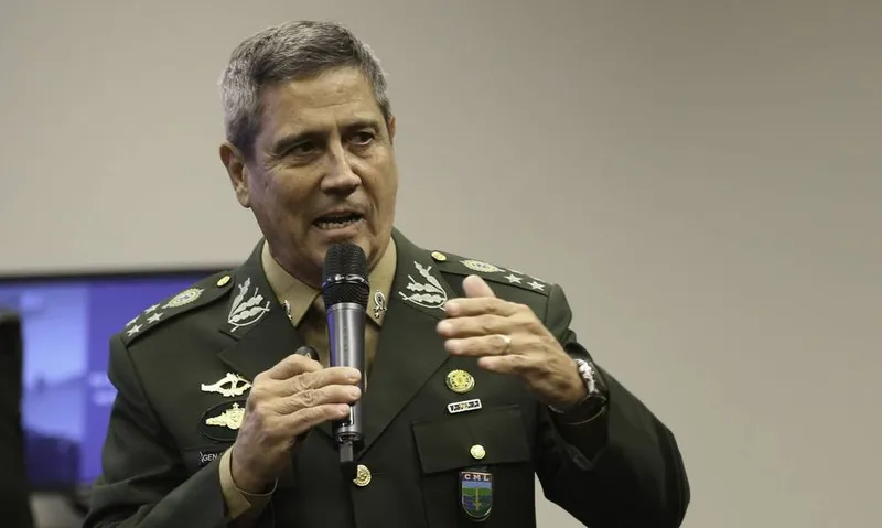 Braga Netto faz coro com o presidente Bolsonaro e diz que existe no país uma demanda por transparência nas eleições