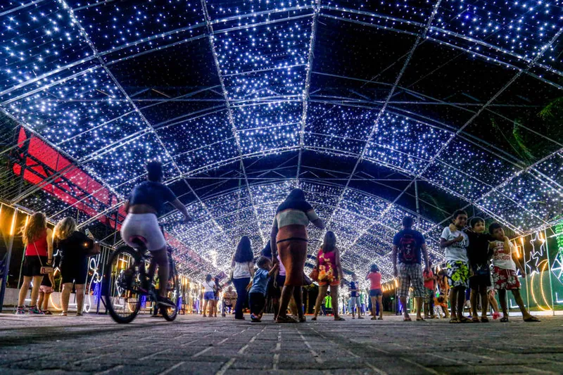 Maceió, 07 de dezembro de 2021
Decoração natalina na orla da Ponta Verde, em Maceió. Alagoas - Brasil. 
Foto: Ailton Cruz