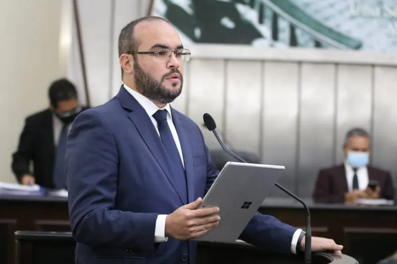 Davi Maia diz acreditar que o secretário Alexandre Ayres está agindo como pré-candidato para as eleições de 2022