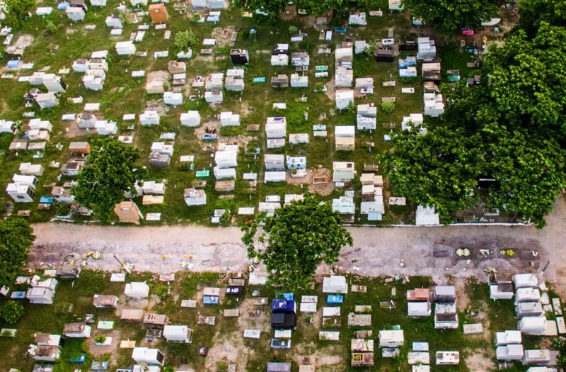 A taxa de sepultamento num dos oito cemitérios municipais da capital está em R$ 90,75