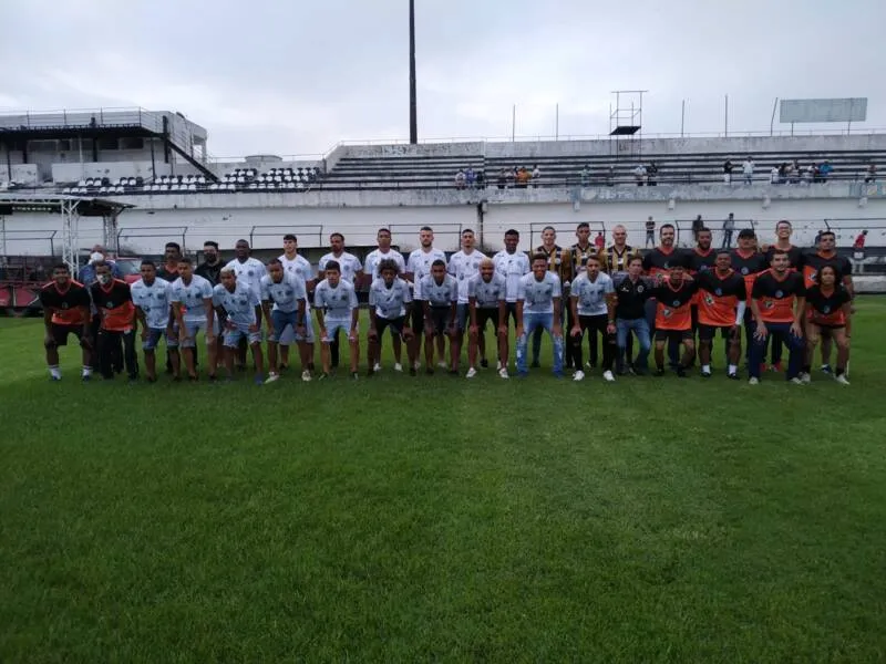 Elenco do Gigante Arapiraquense foi apresentado na tarde desta terça-feira (14), no Estádio Coaracy da Mata
