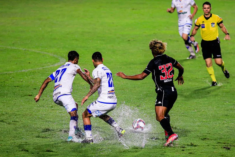 Maceió, 21 de julho de 2021
Lance do jogo entre CSA e Vasco, partida válida pela 13ª rodada da Série B do Campeonato Brasileiro, realizada no Estádio Rei Pelé em Maceió, Alagoas - Brasil.
Foto: Ailton Cruz