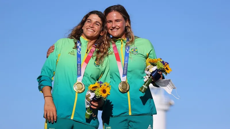 Dupla brasileira Martine Grael e Kahena Kunze conquistou o bicampeonato olímpico da classe 49er FX da vela