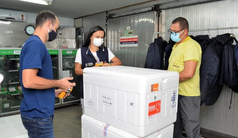 Imagem ilustrativa da imagem ESTADO SE APROXIMA DAS 2,5 MILHÕES DE DOSES DE VACINAS CONTRA COVID APLICADAS