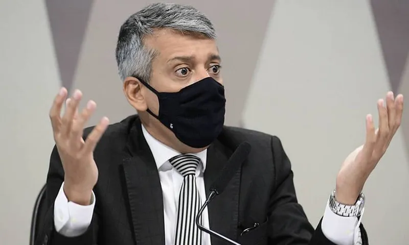 Roberto Dias foi levado para depor na sede da Polícia Legislativa, no subsolo do Congresso