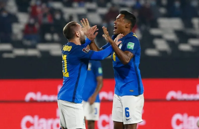 Meia do Flamengo, Éverton Ribeiro entrou na etapa final e marcou o gol que manteve a invencibilidade brasileira